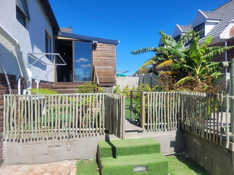 4 Bedroom Property for Sale in Kleinbaai Western Cape